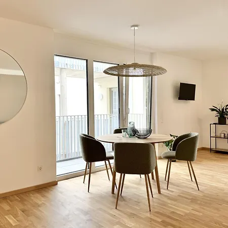 Apartment Modernes Im Dachgeschoss