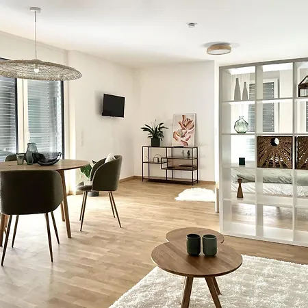 Klimatisiertes Im Dachgeschoss Appartement *