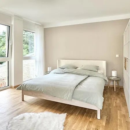 Zentrales, Klimatisiertes Naehe Spital & Fh