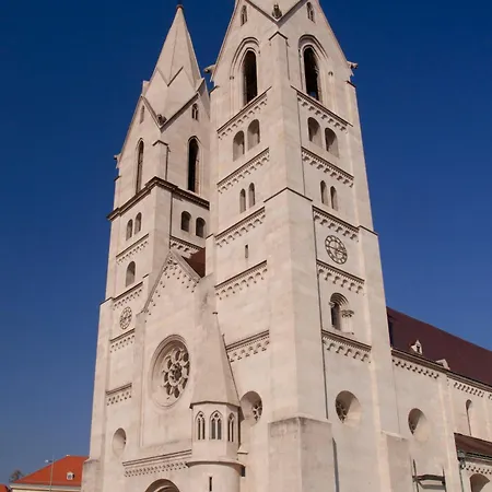 Apartment Zentrales, Klimatisiertes Naehe Spital & Fh *