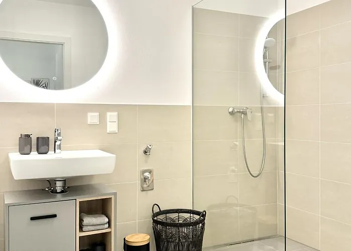 Zentrales, Klimatisiertes Naehe Spital & Fh *